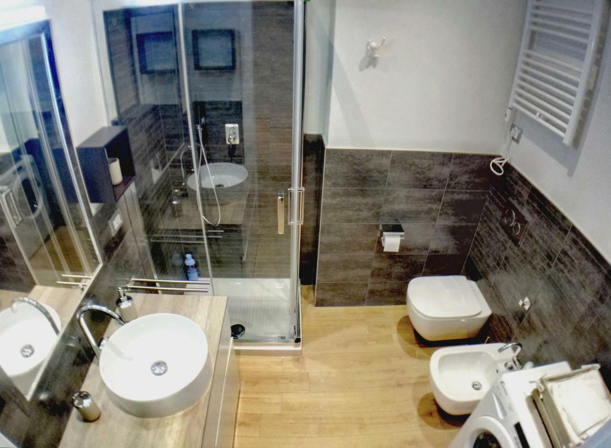 Vinhome Bilocale Con Garage Privato Alba Centro Exterior foto
